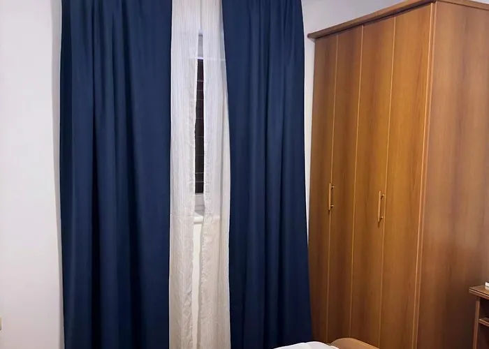 Rona Apartments Ani